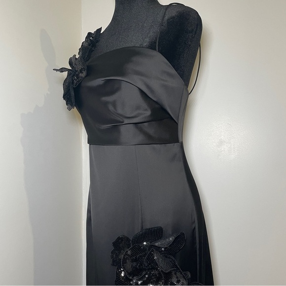 Ungaro- Black Side-Slit Sequin Flower-Embellished Gown Size 4 Evening Gown - Picture 9 of 15